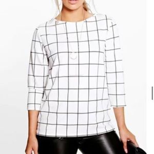 Black and white lined 3/4 length top